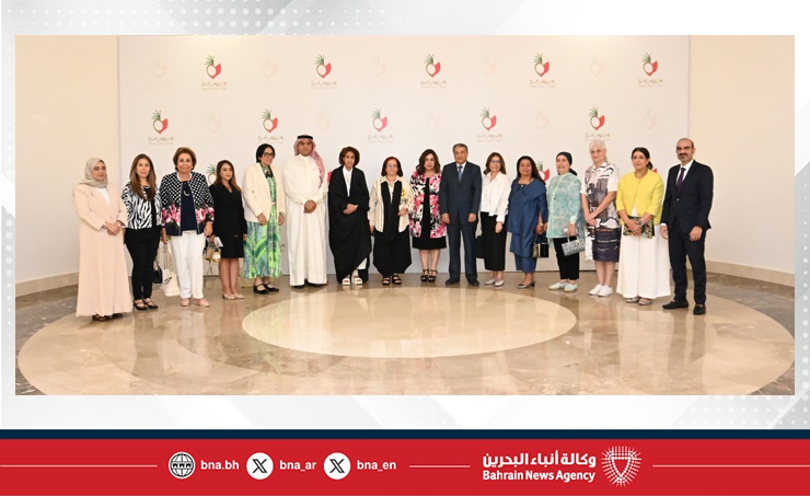 سياسات داعمة لزيادة حضورها في مجالس إدارة الشركات والإدارات التنفيذية ... المرأة البحرينية شريك أساسي في صناعة القرار الاقتصادي والمالي